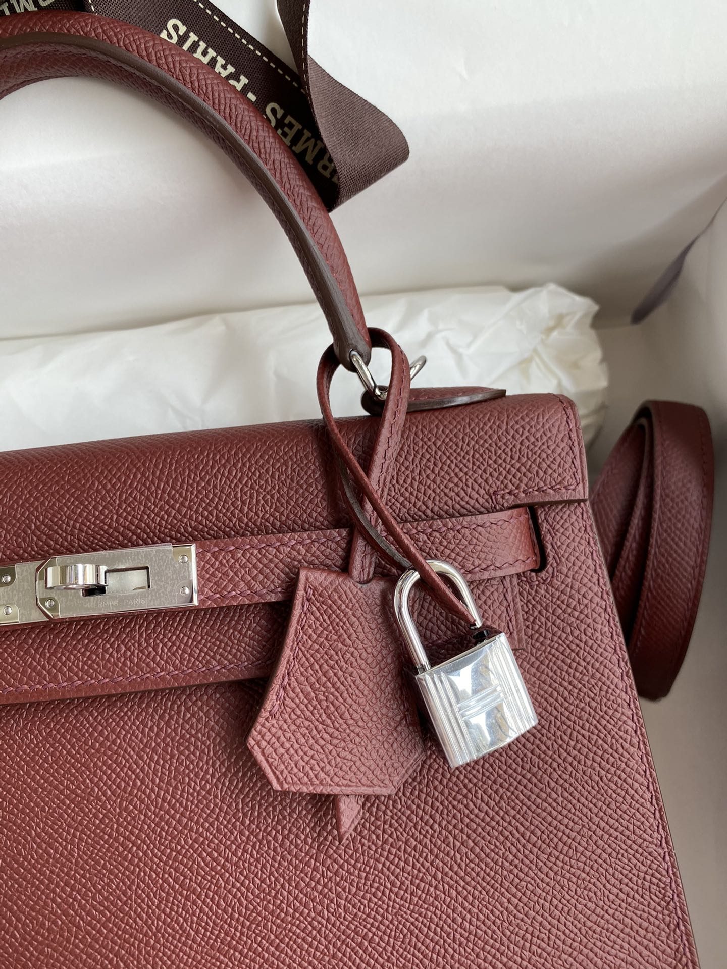 Hermes Kelly 25cm Handbag Shoulder Bag in Burgundy Epsom Leather